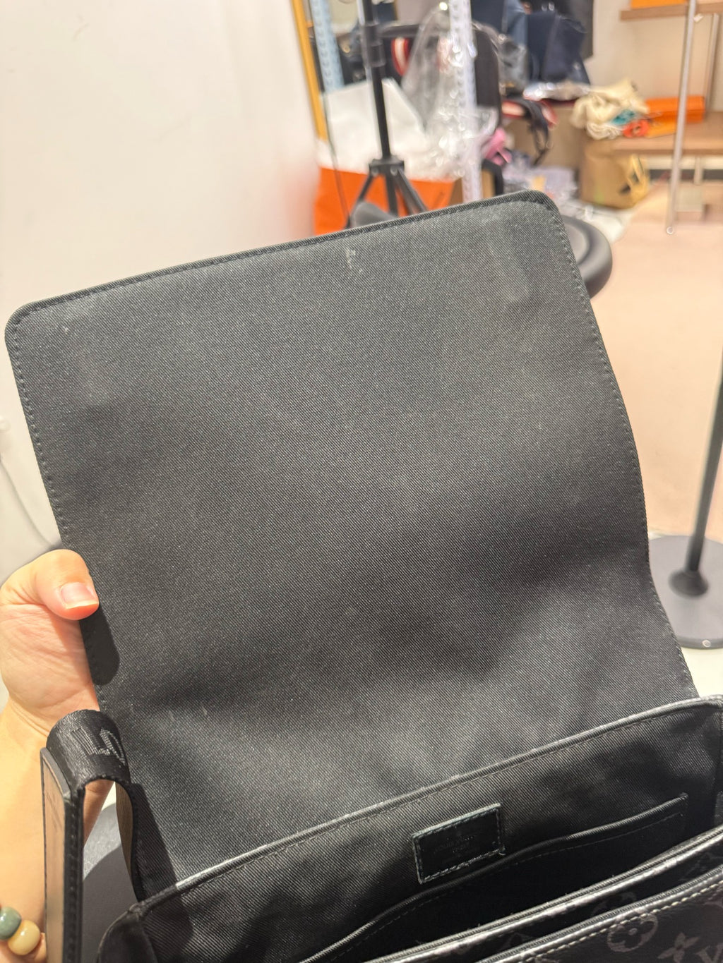 Louis Vuitton Messenger Bag