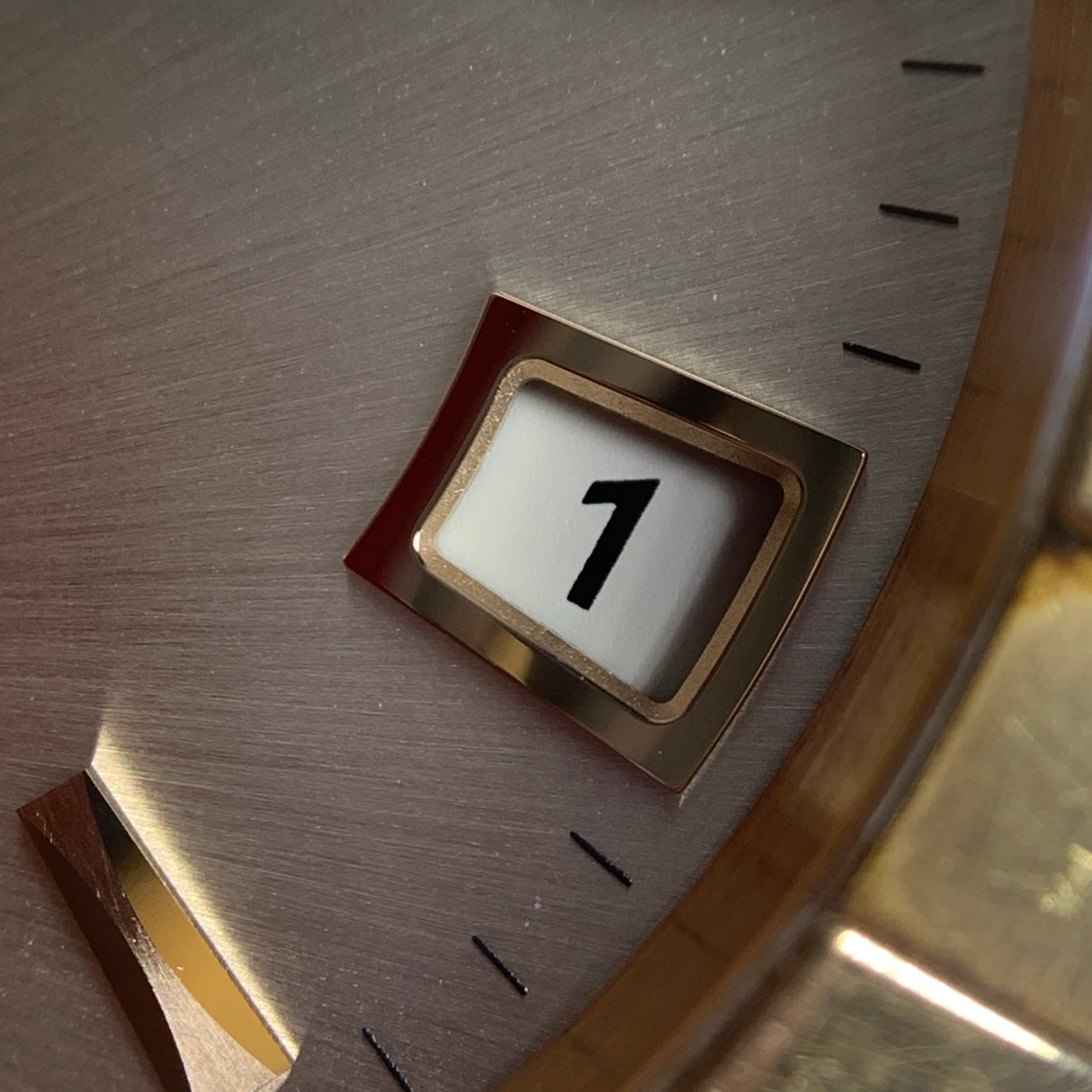 Omega Constellation Series 38 123.20.38.21.02.001
