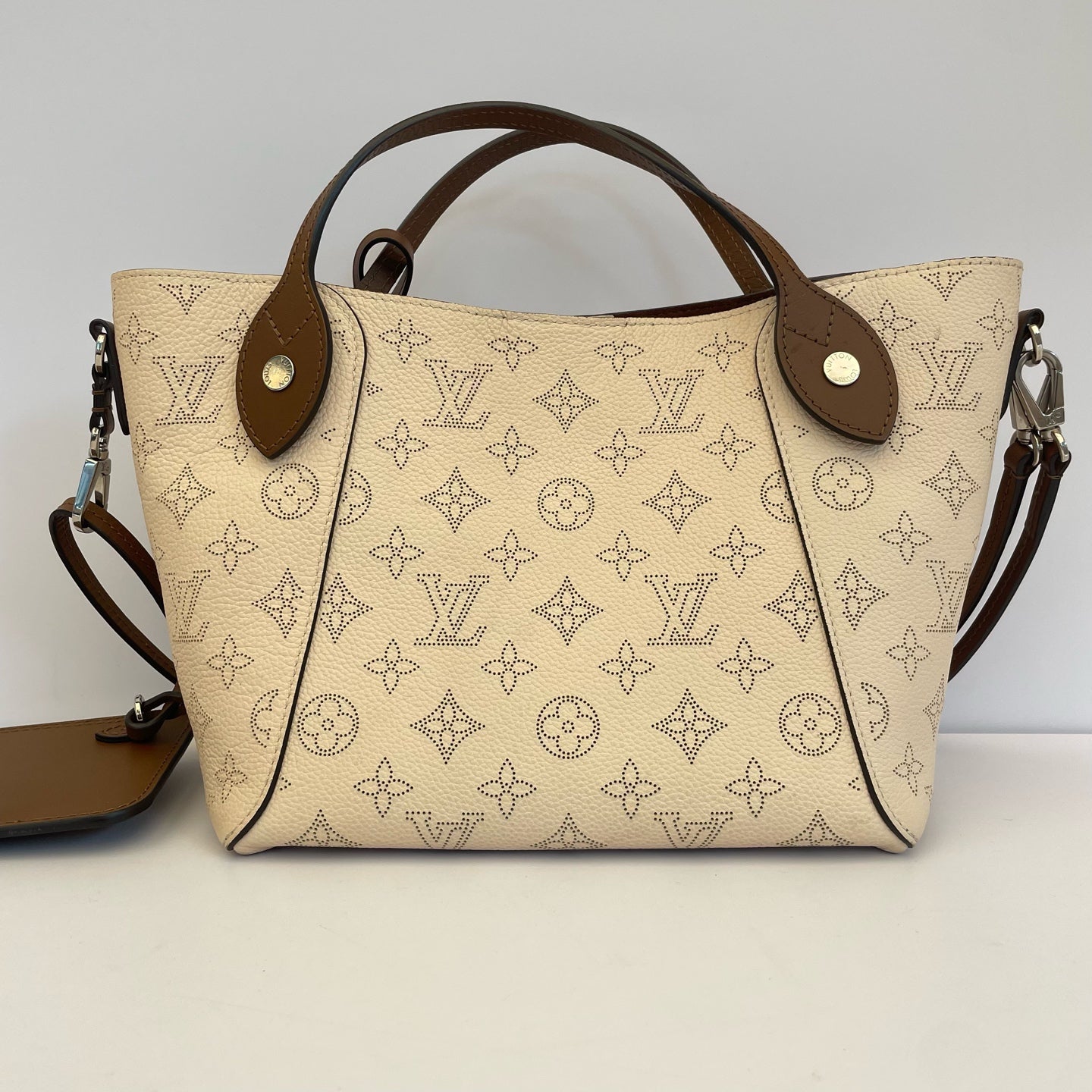 Louis Vuitton Beige Tote M54351
