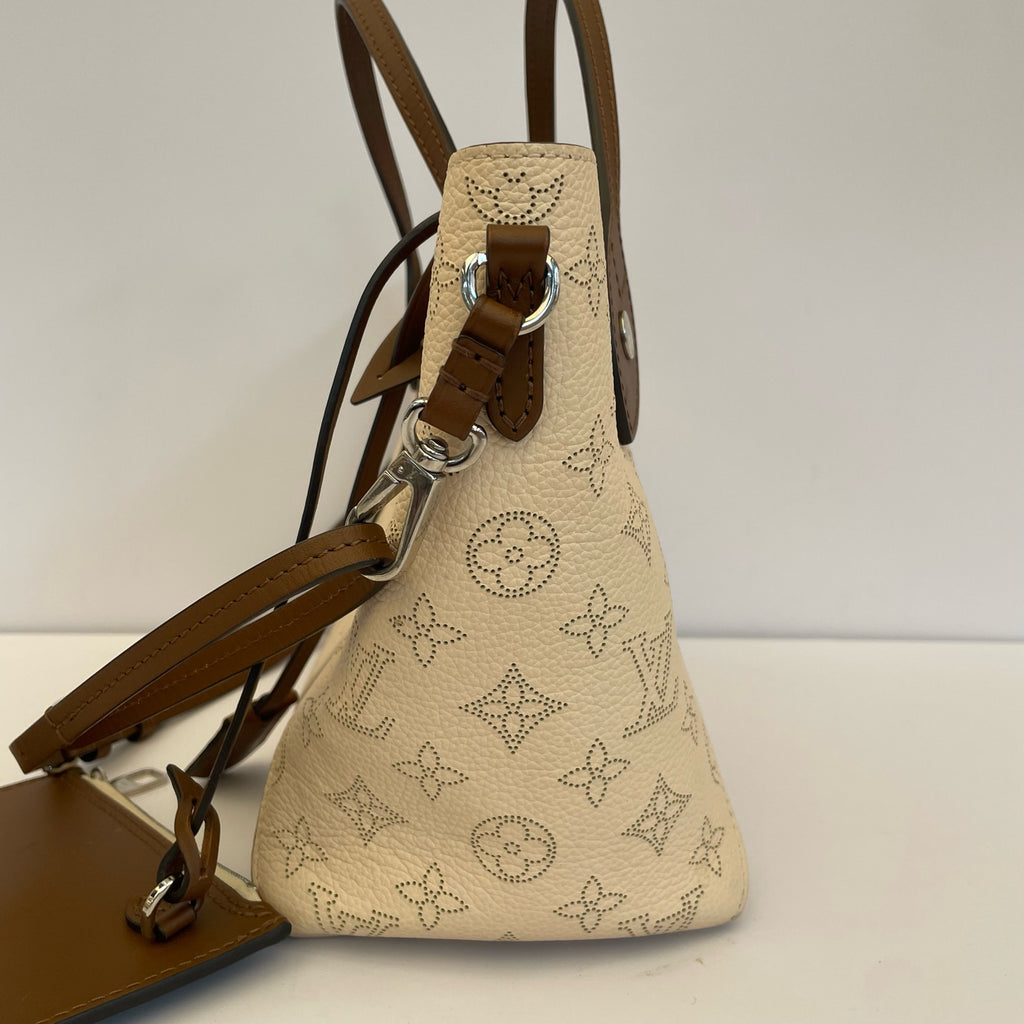 Louis Vuitton Beige Tote M54351