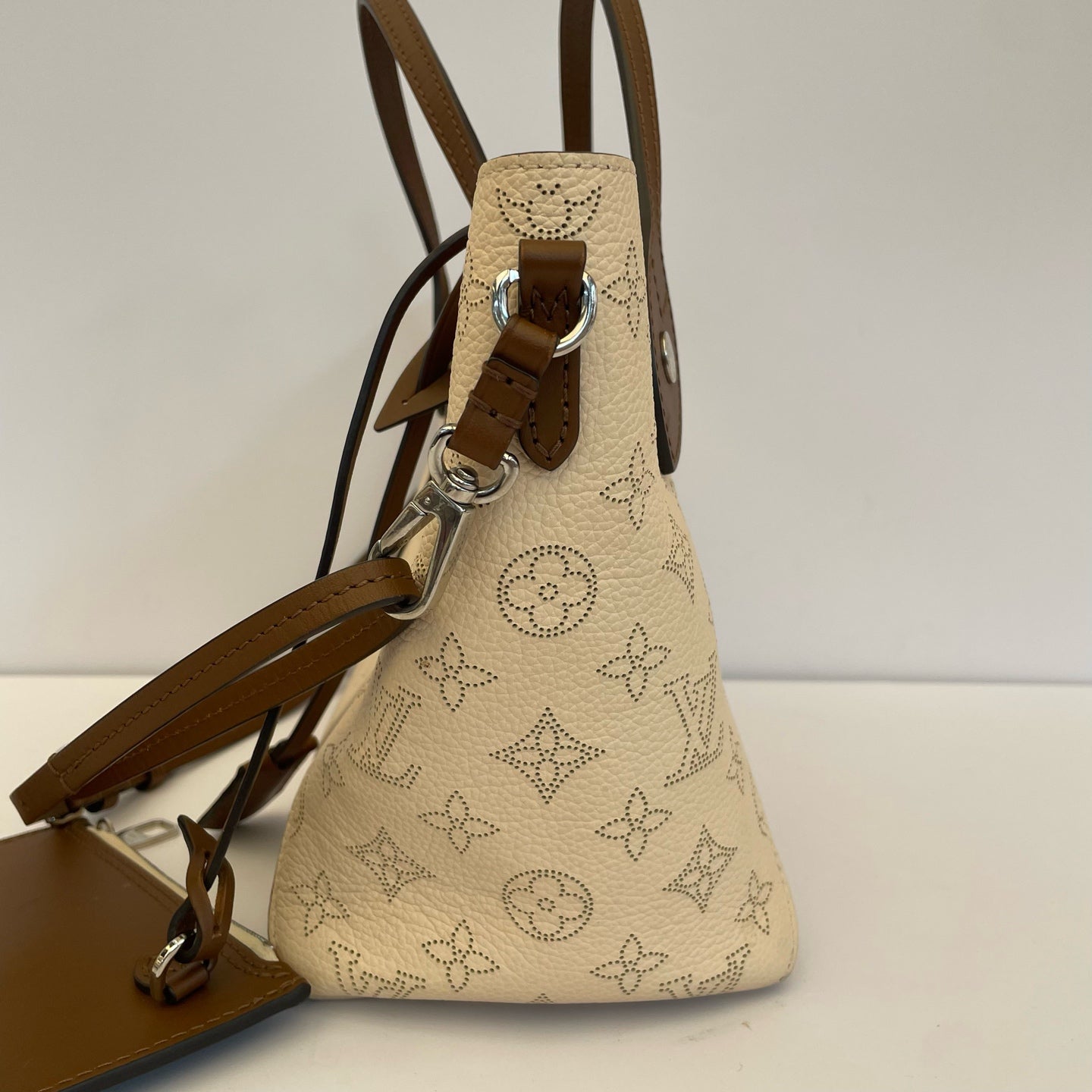 Louis Vuitton Beige Tote M54351