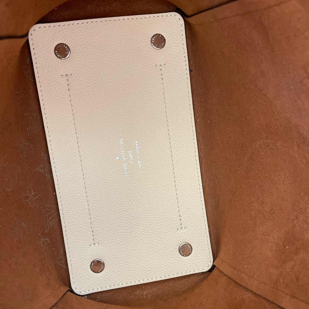 Louis Vuitton Beige Tote M54351