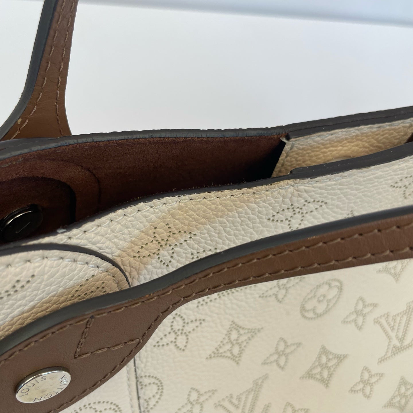 Louis Vuitton Beige Tote M54351
