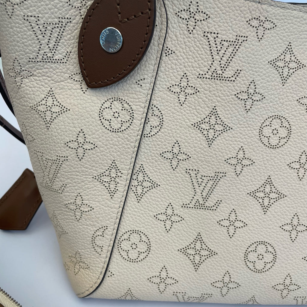 Louis Vuitton Beige Tote M54351
