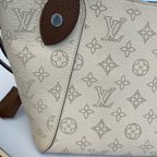 Louis Vuitton Beige Tote M54351