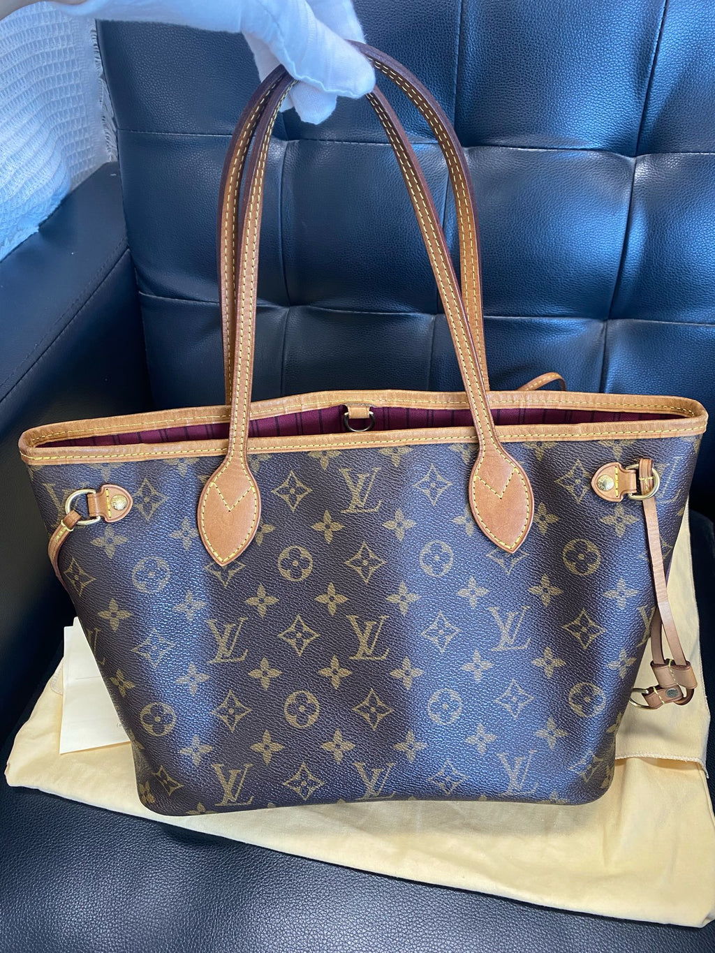 Louis Vuitton Red M46979