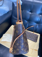 Louis Vuitton Red M46979