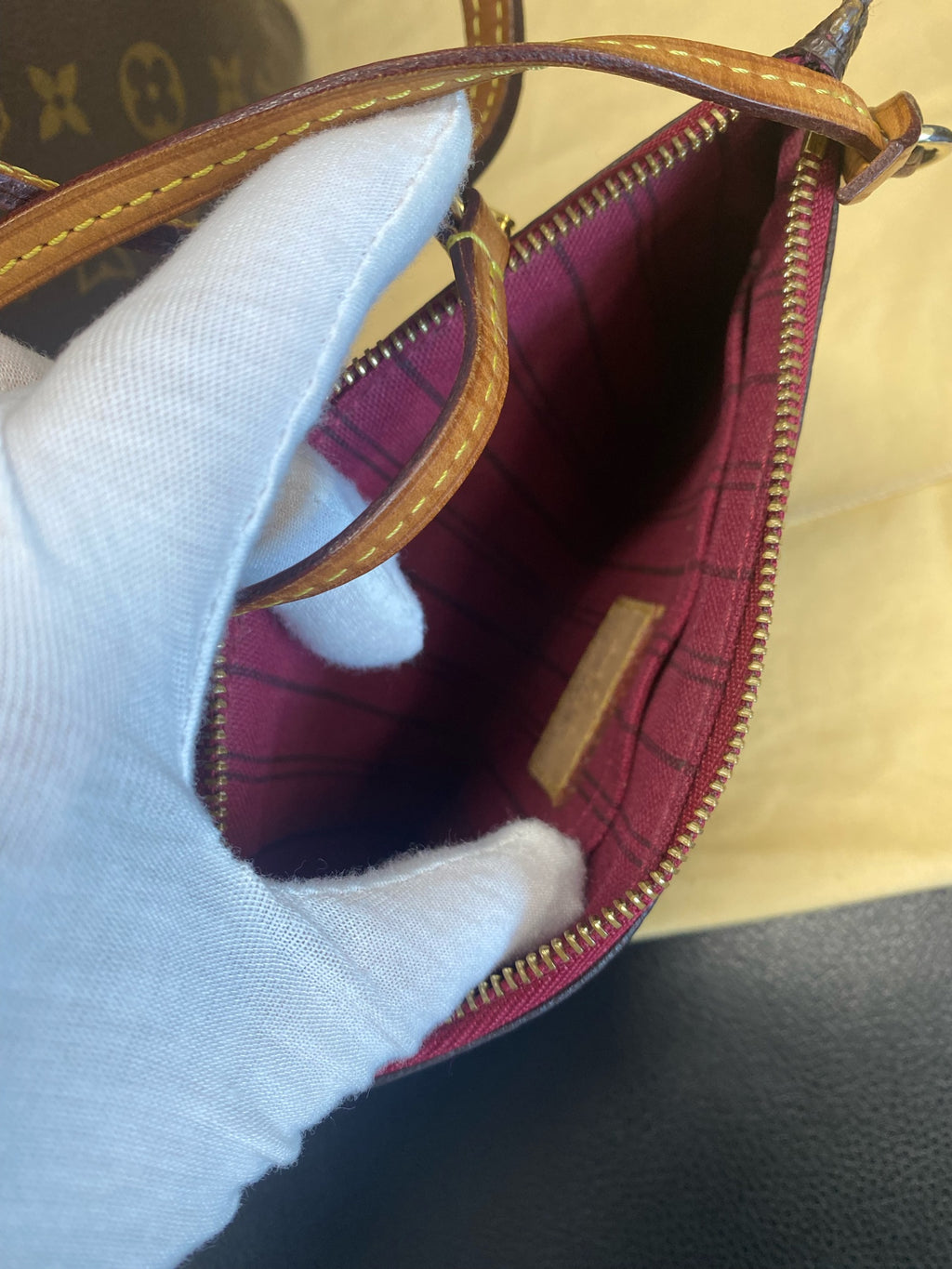 Louis Vuitton Red M46979