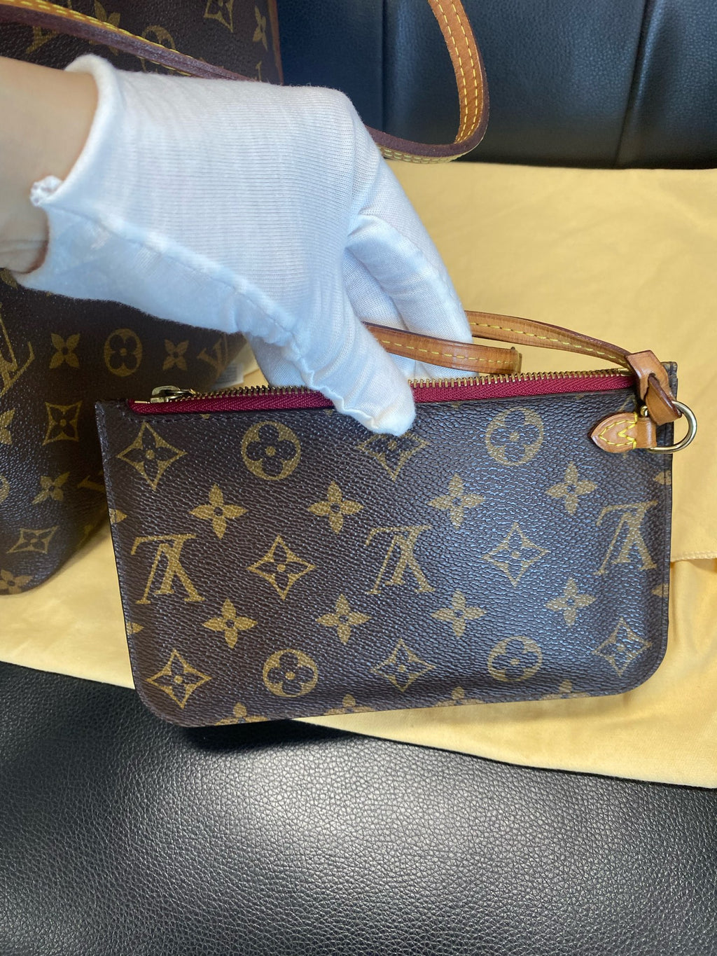 Louis Vuitton Red M46979