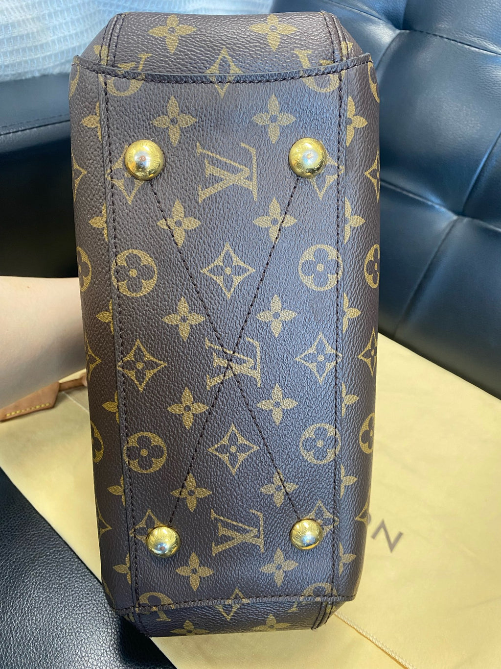 Louis Vuitton Montaigne Bb Canvas Crossbody M41055