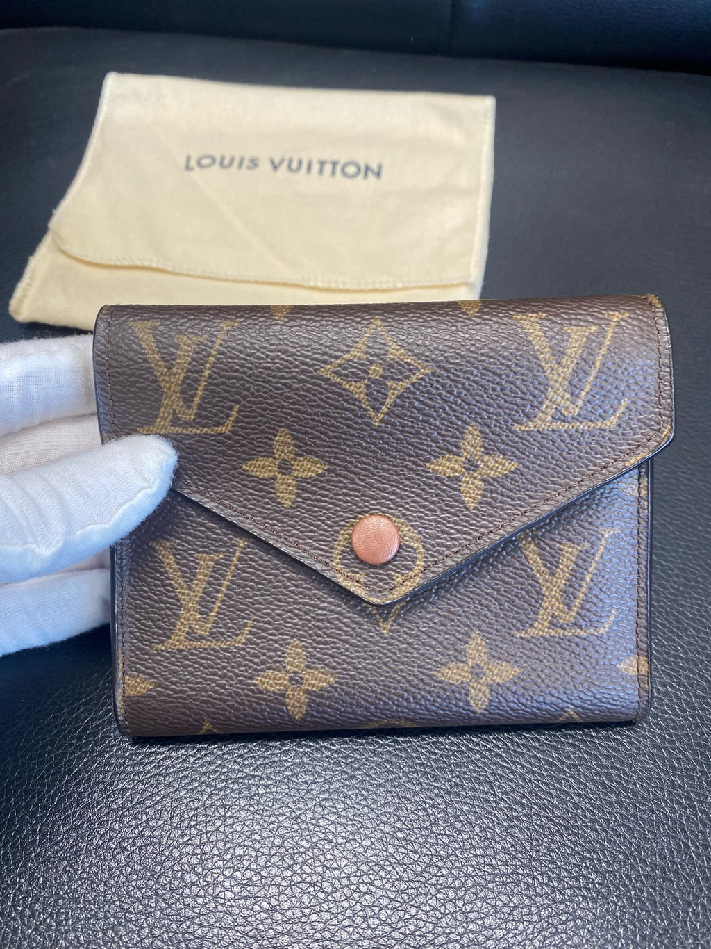 Louis Vuitton Brown M62360