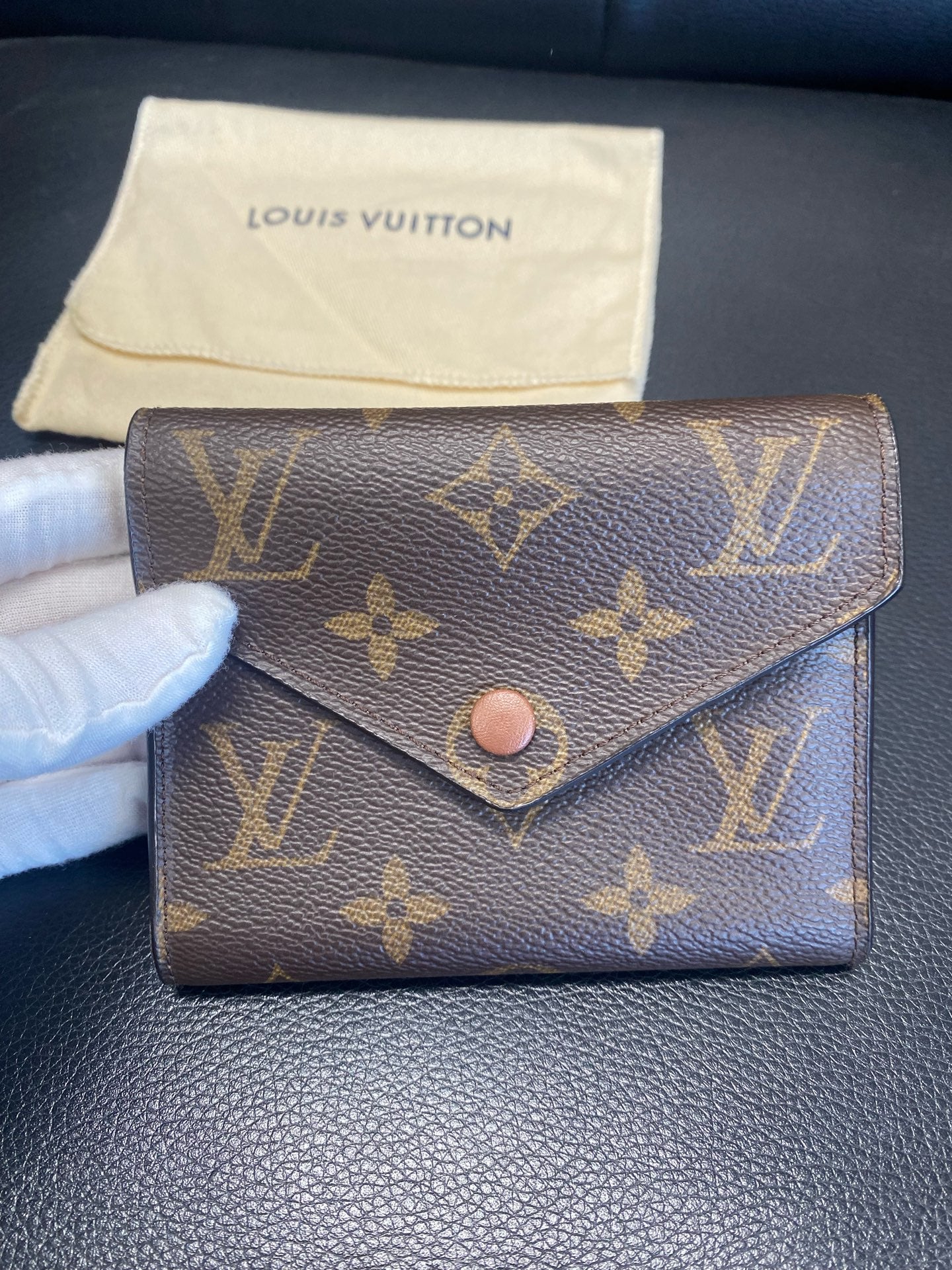 Louis Vuitton Brown M62360