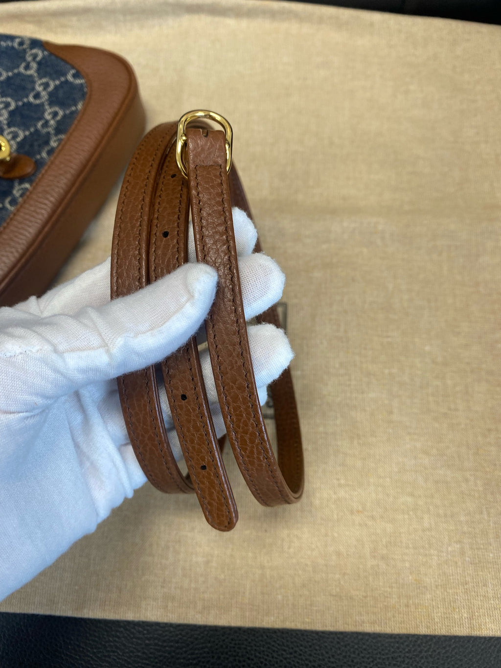 Gucci 636706-2KQGG-8375
