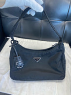 Prada Prada Re-Edition 2000 Re-Nylon Recycled Nylon Hobo Underarm Bag Cordura Black 1NE515_RDH0_F0002