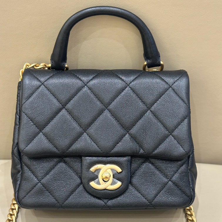 Chanel Small crossbody shoulder bag 19×7×16 AS3898-B10376-94305
