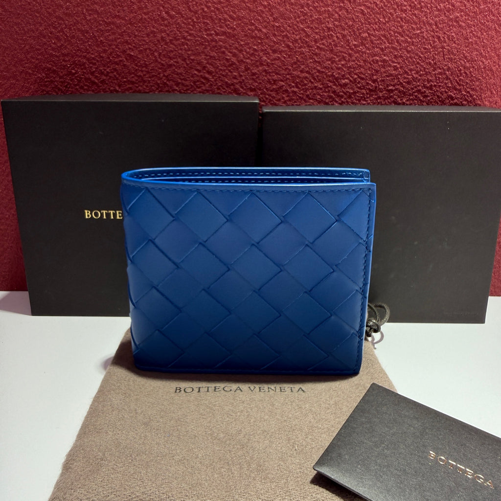 Bottega Veneta Intrecciato Blue Clutch Height: 9.5 cm, Width: 11 cm, Depth: 1 cm 605721VCPQ64219