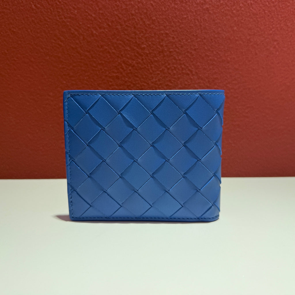 Bottega Veneta Intrecciato Blue Clutch Height: 9.5 cm, Width: 11 cm, Depth: 1 cm 605721VCPQ64219