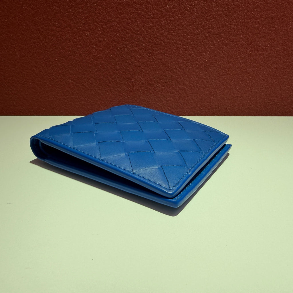 Bottega Veneta Intrecciato Blue Clutch Height: 9.5 cm, Width: 11 cm, Depth: 1 cm 605721VCPQ64219