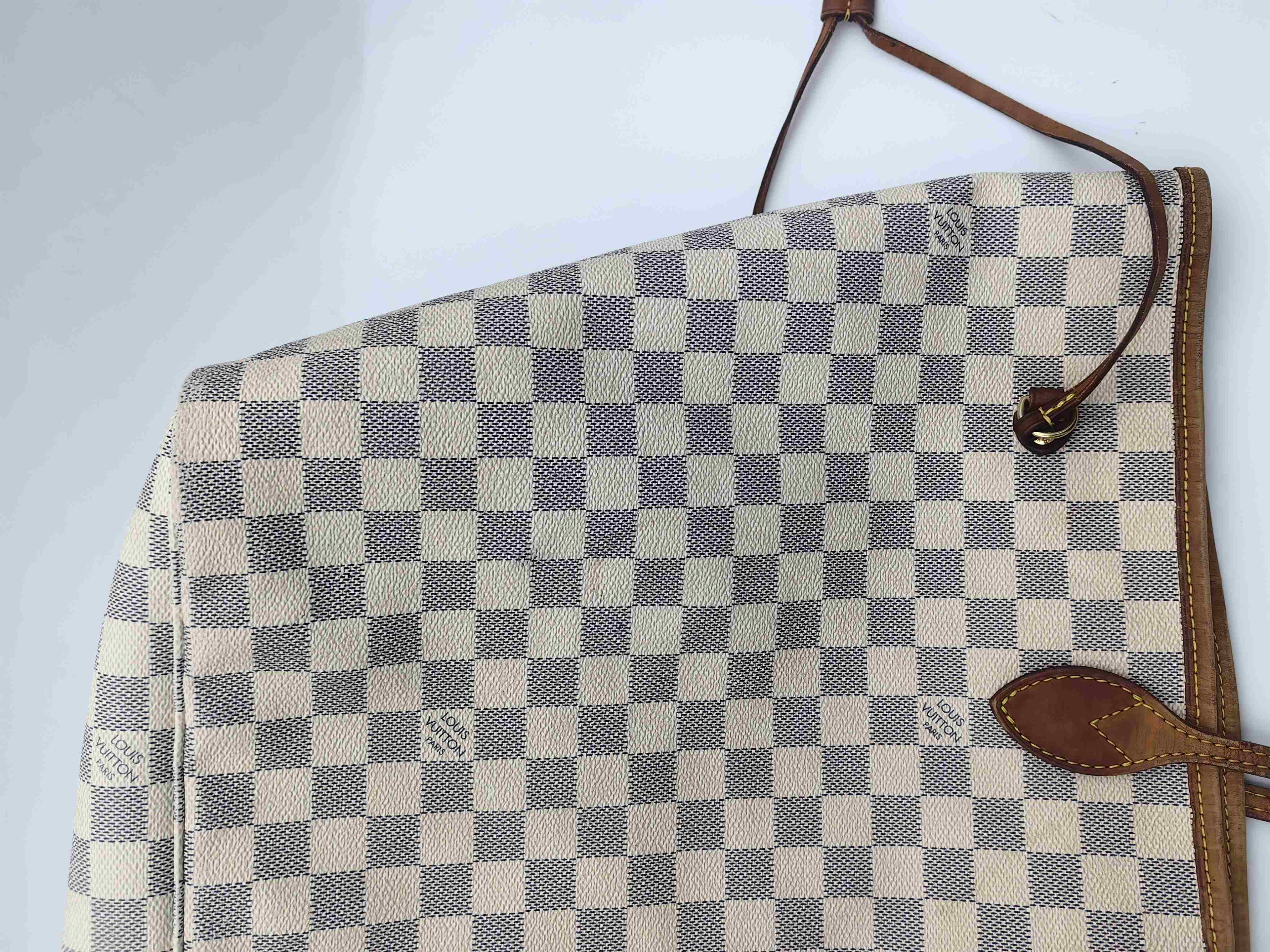 Louis Vuitton Beige