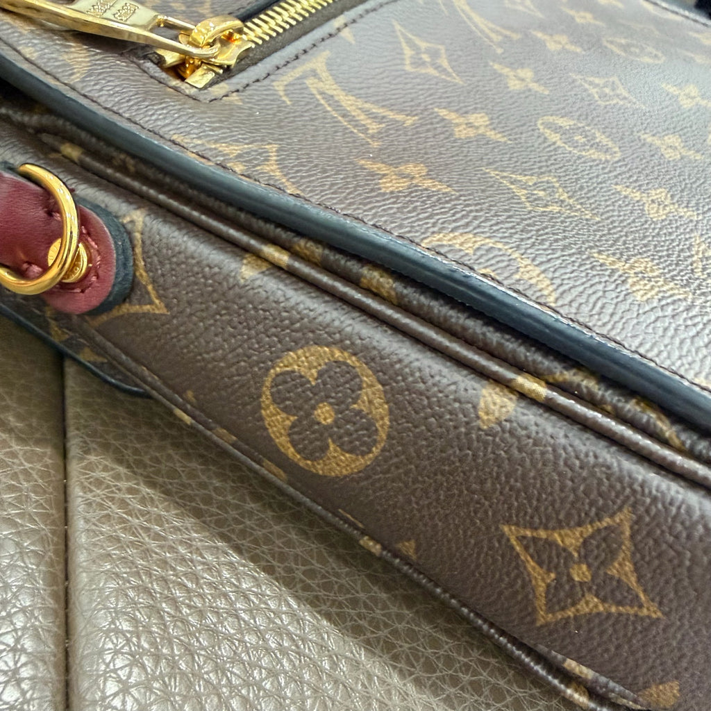 Louis Vuitton Messenger Bag