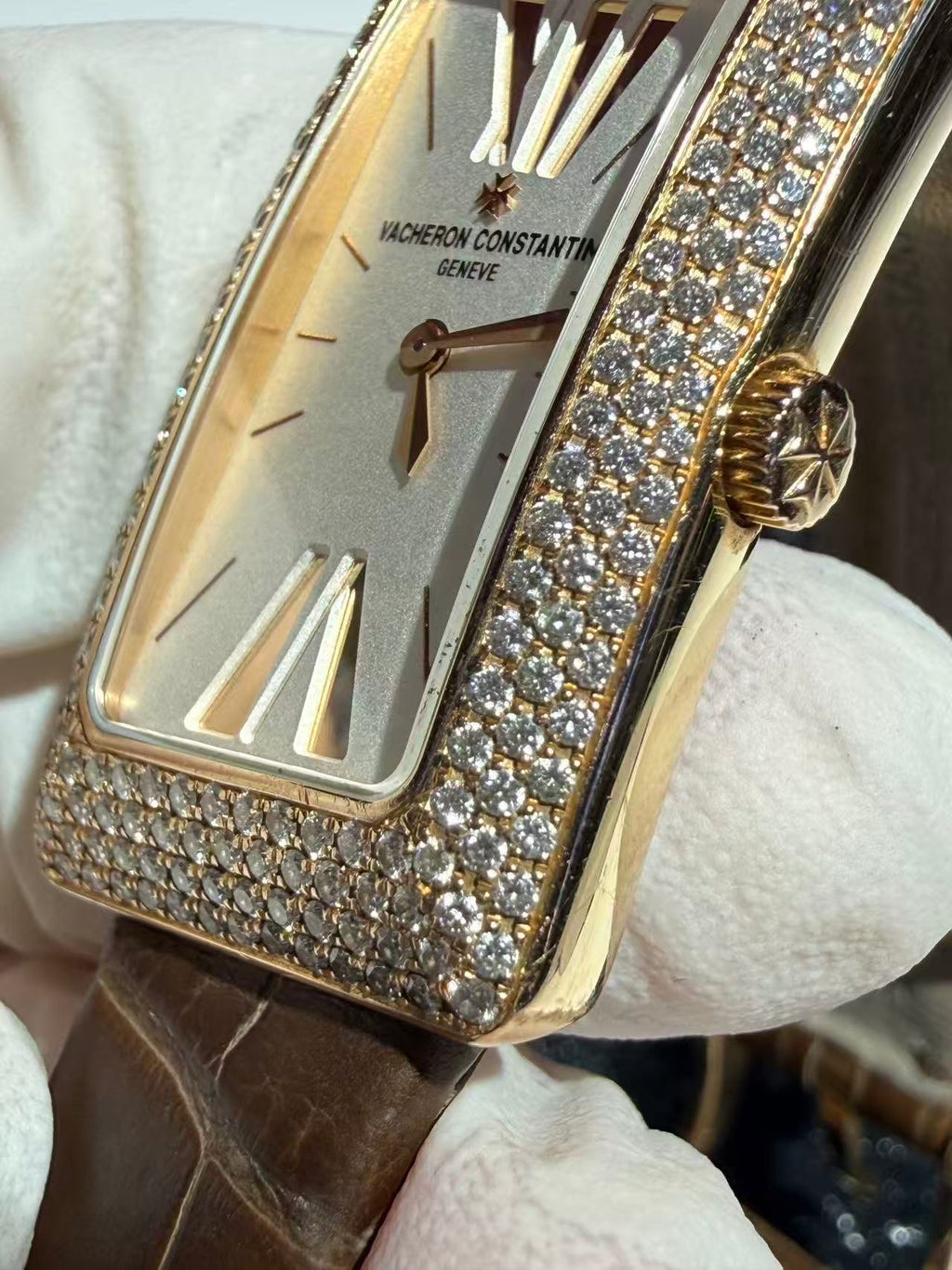 Vacheron Constantin 1972 21 x 37.7 millimeters 25515/000R-9254