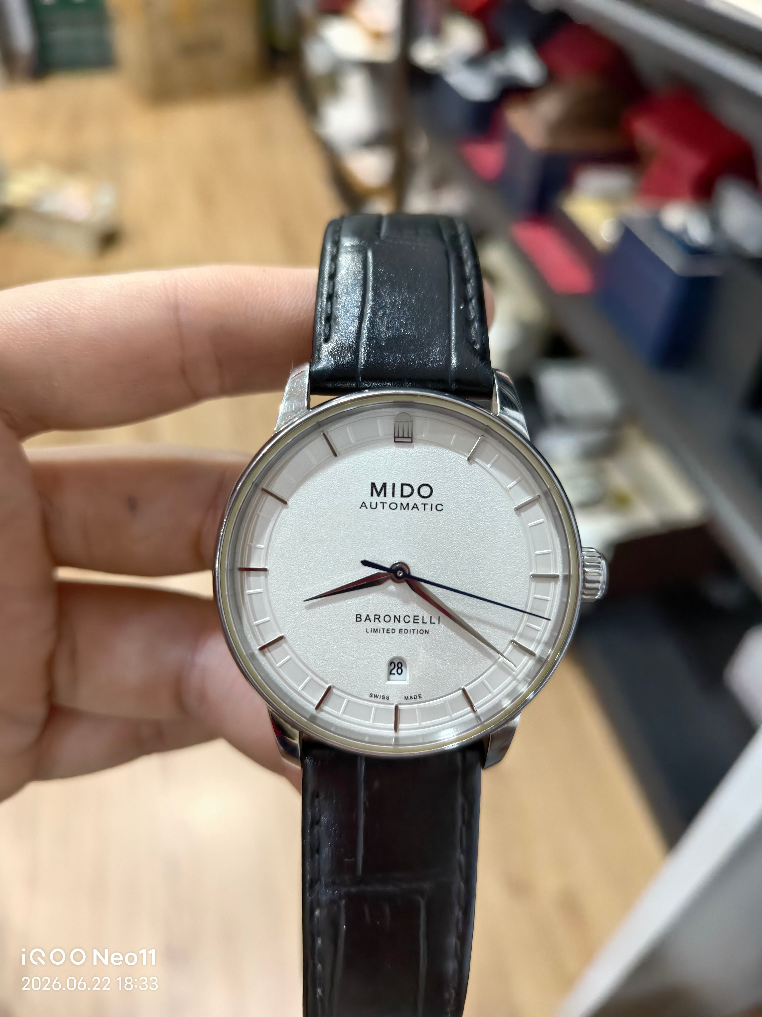 Mido Berenice Automatic (self-winding) watch 39 millimeters M037.407.16.261.00