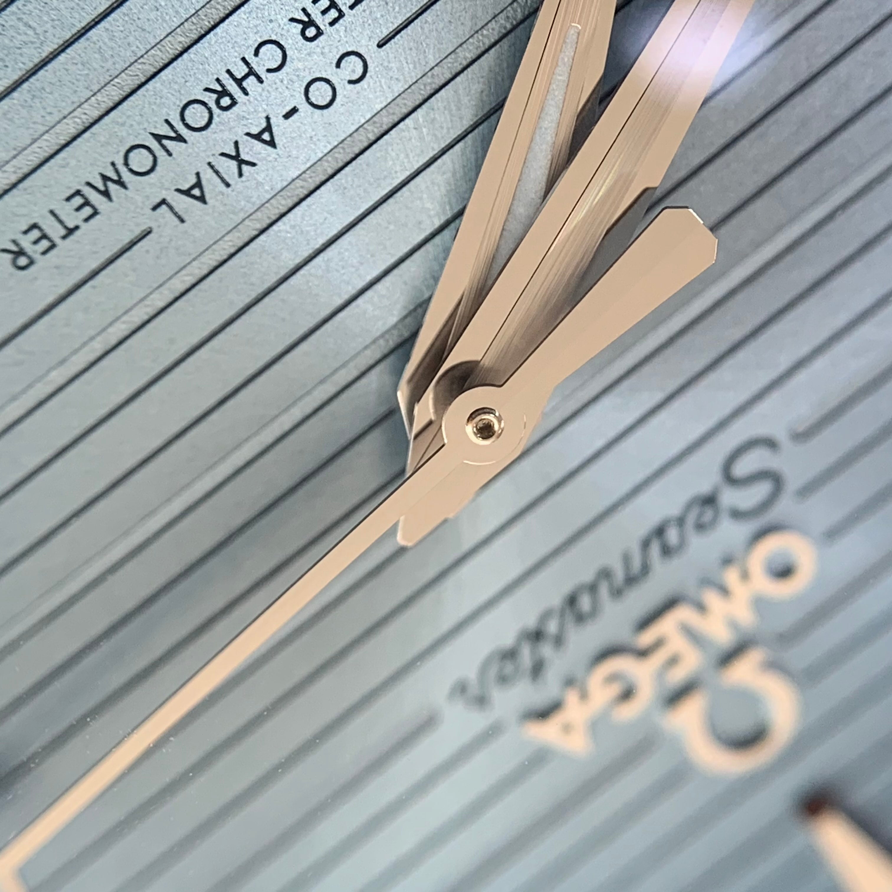 Omega Seahorse 41 millimeters 220.12.41.21.03.008