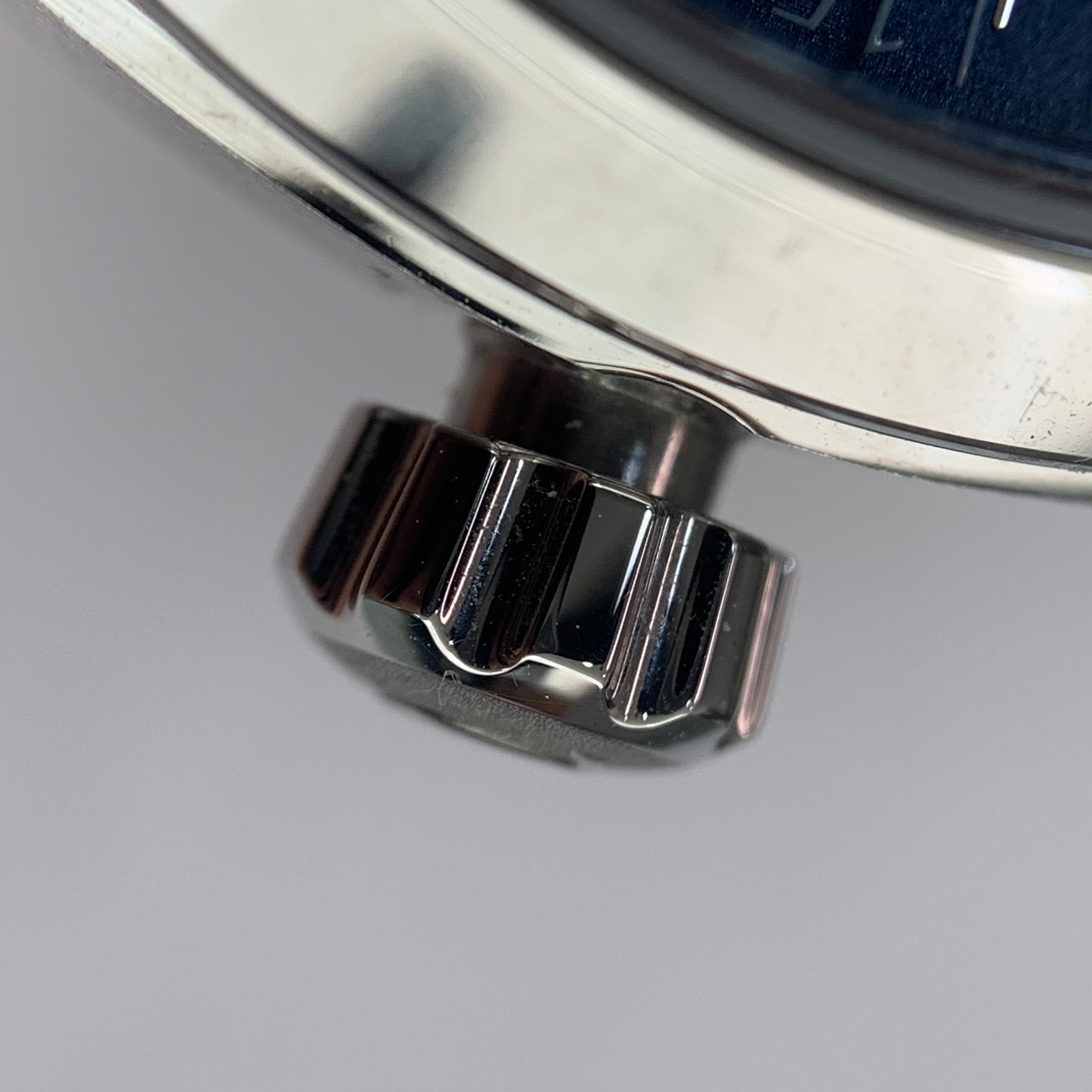 Omega Seahorse 41 millimeters 220.12.41.21.03.008