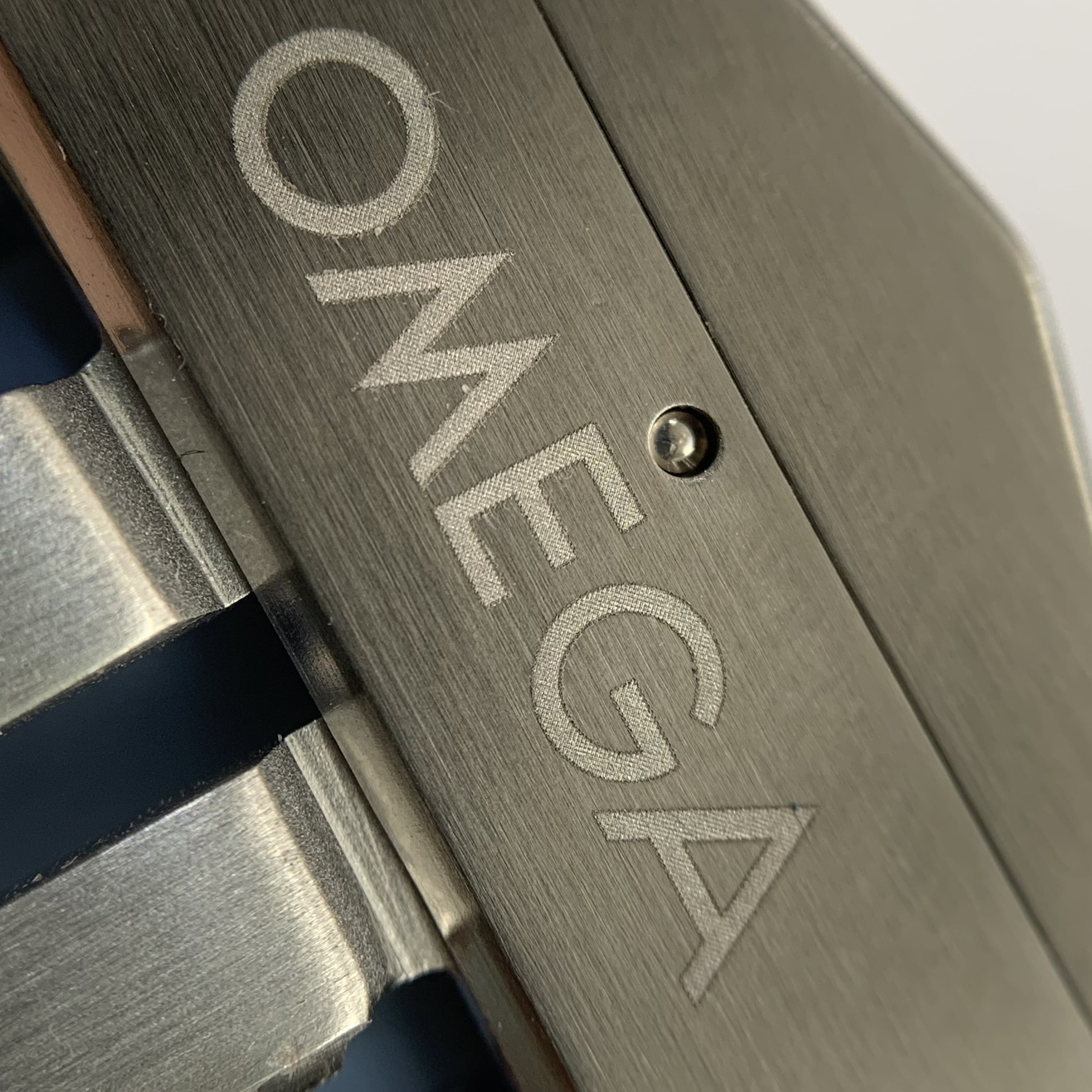 Omega Seahorse 41 millimeters 220.12.41.21.03.008
