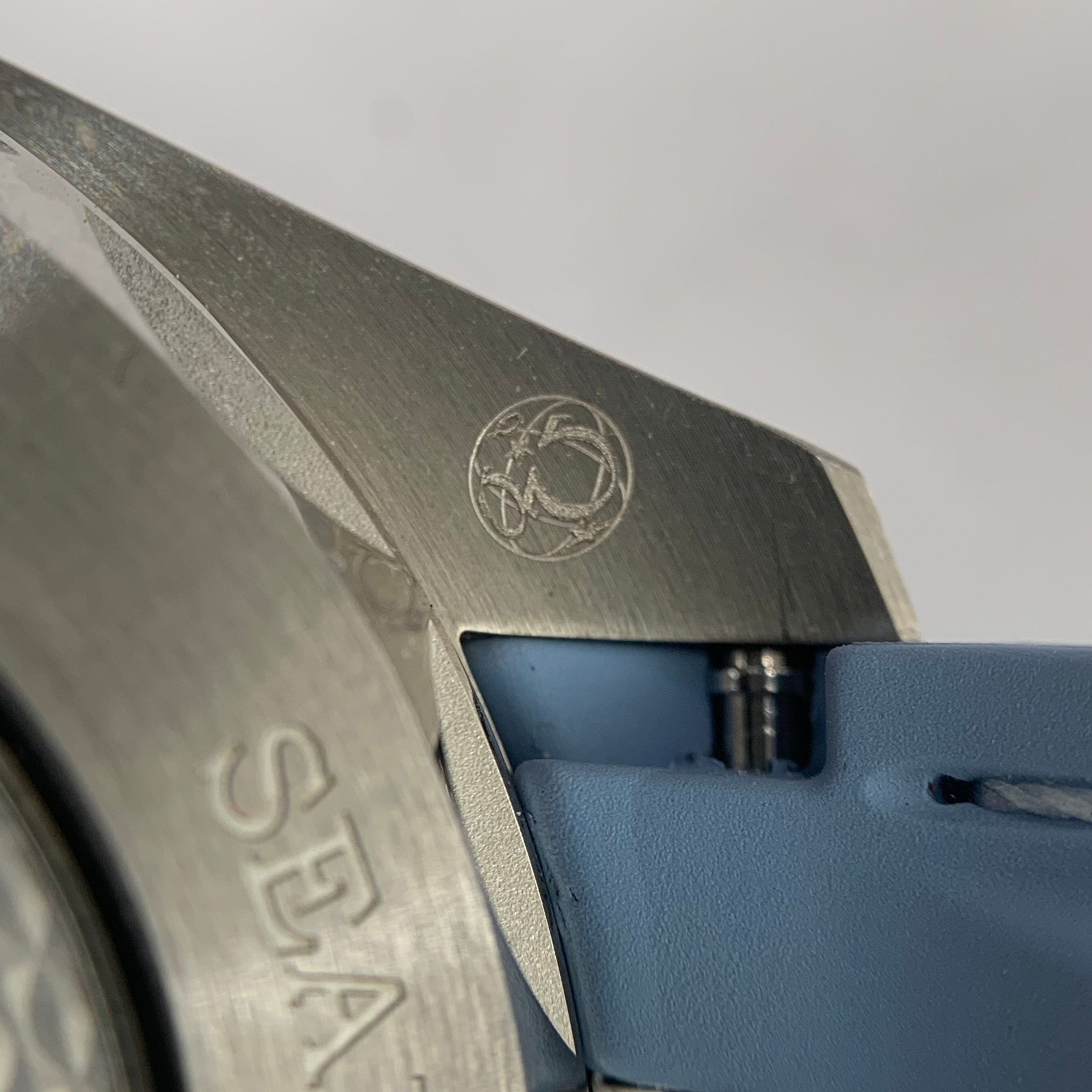 Omega Seahorse 41 millimeters 220.12.41.21.03.008