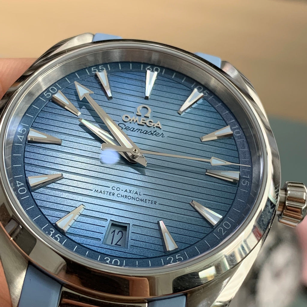 Omega Seahorse 41 millimeters 220.12.41.21.03.008