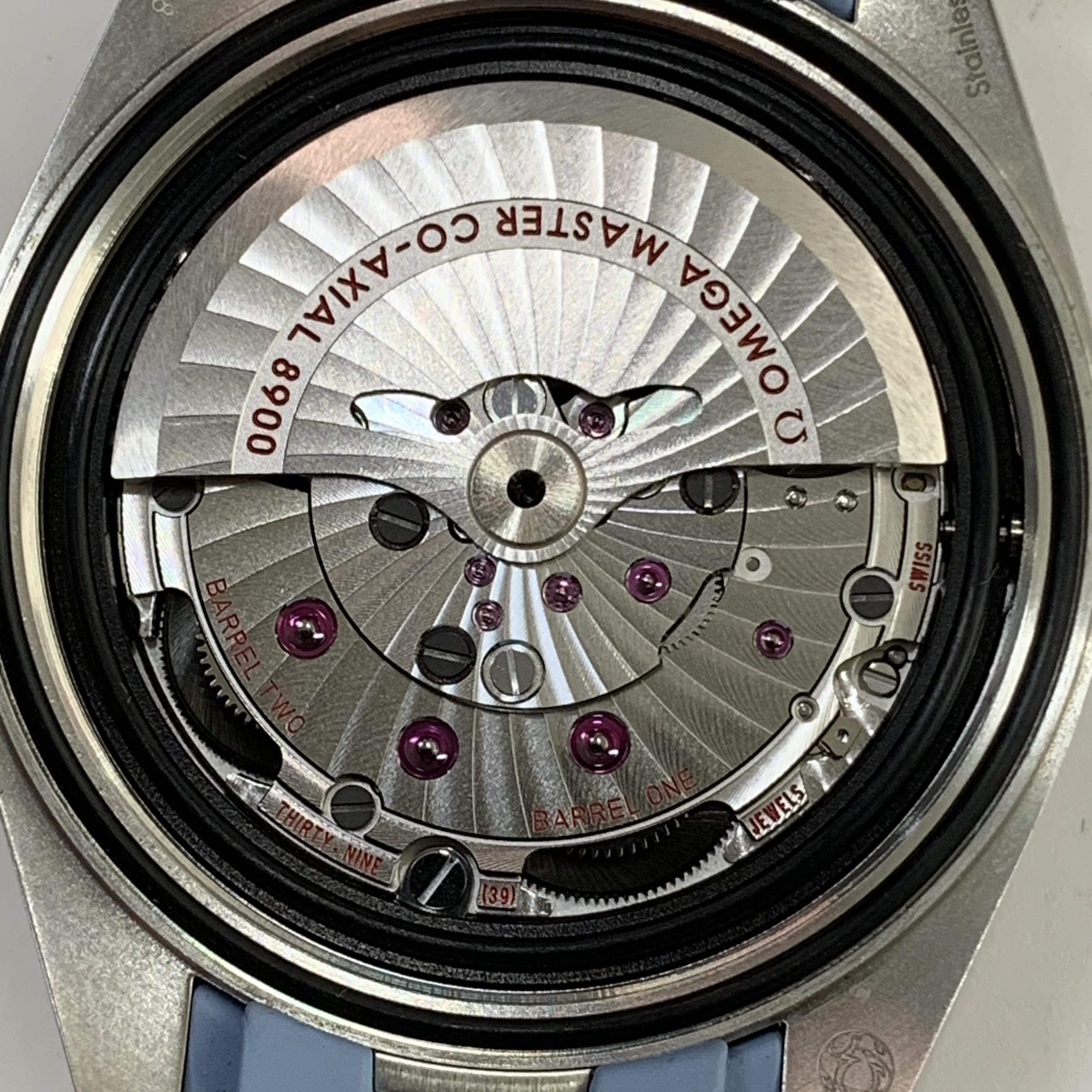 Omega Seahorse 41 millimeters 220.12.41.21.03.008