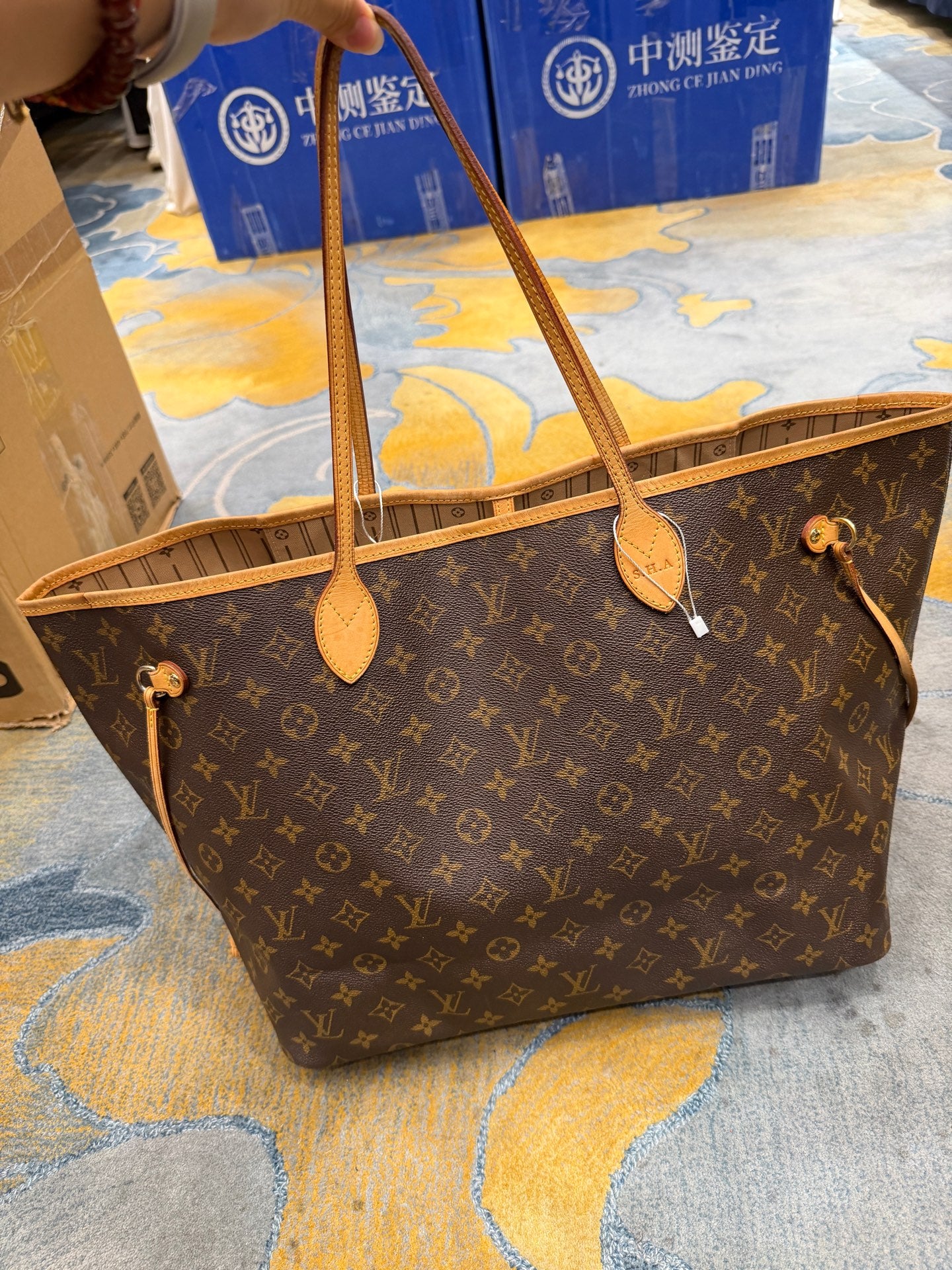 Louis Vuitton Leather Length 40 x Width 20 x Height 33 cm M40992