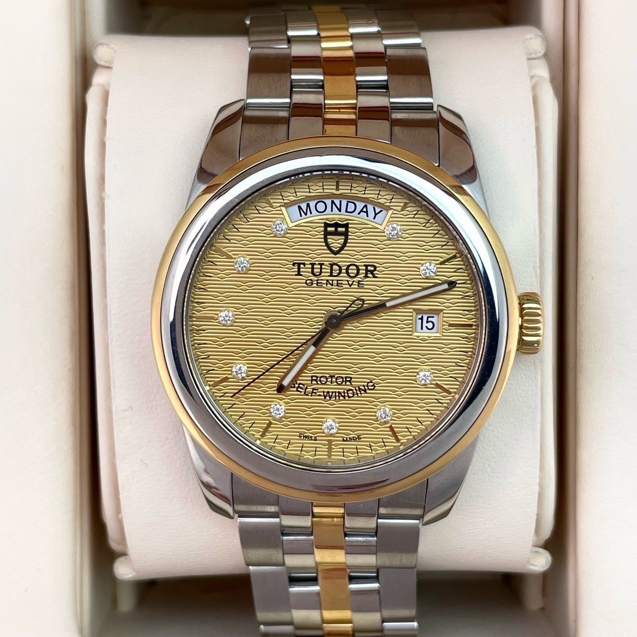 Tudor Junjue Sunday Calendar Model Automatic (self-winding) watch 39 millimeters m56003-0004