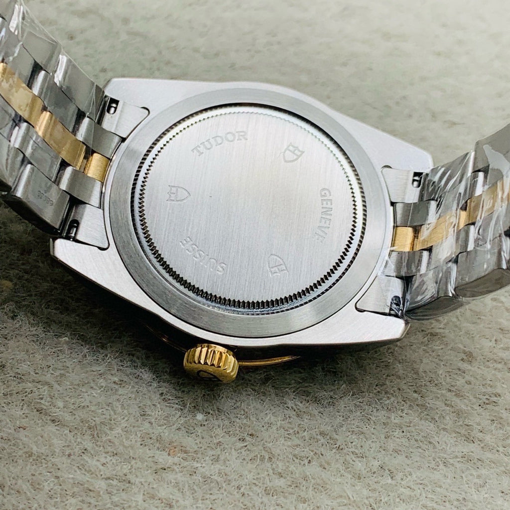 Tudor Junjue Sunday Calendar Model Automatic (self-winding) watch 39 millimeters m56003-0004