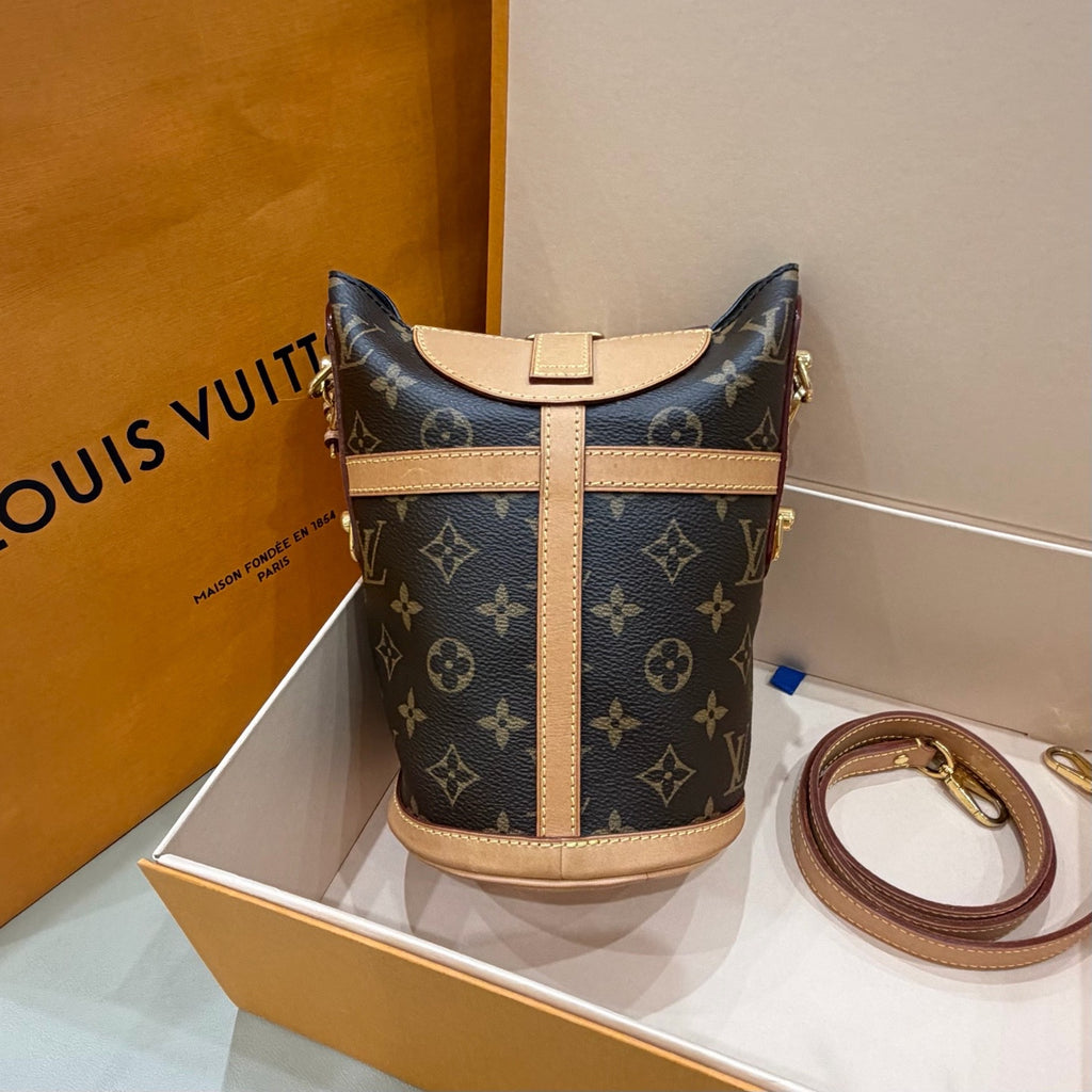 Louis Vuitton Duffle 22.0x 23.0x 14.0 cm M43587