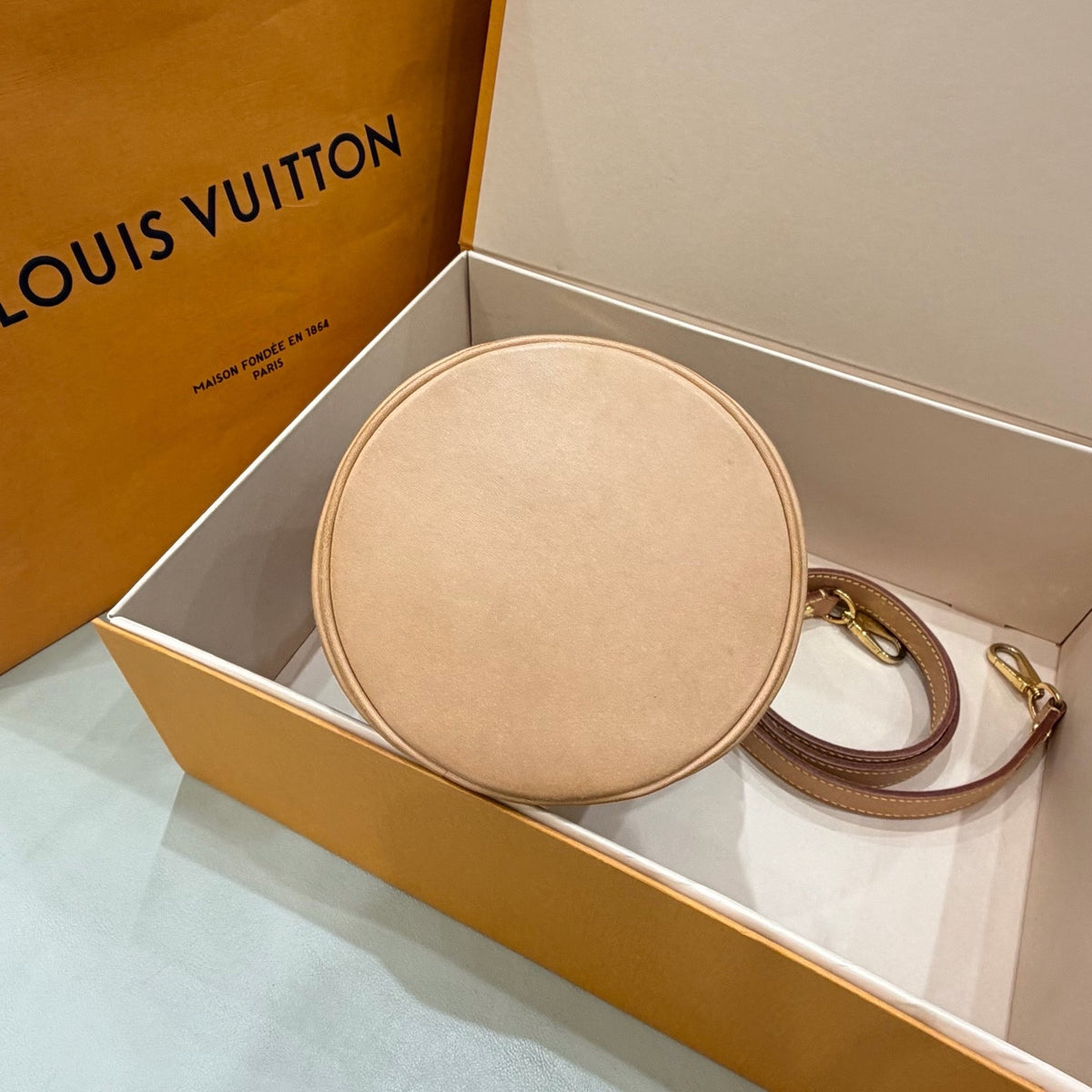 Louis Vuitton Duffle 22.0x 23.0x 14.0 cm M43587