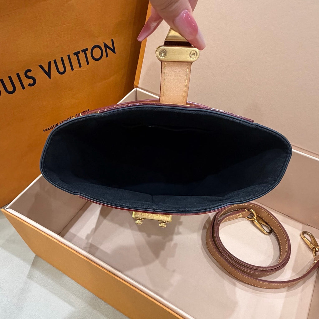 Louis Vuitton Duffle 22.0x 23.0x 14.0 cm M43587