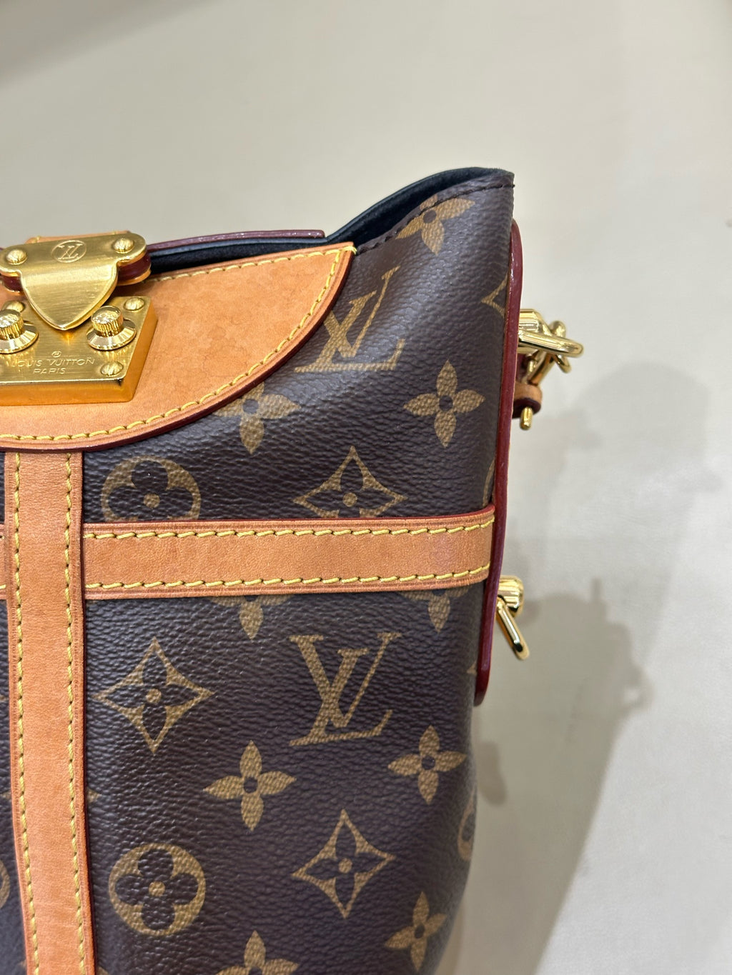 Louis Vuitton Duffle 22.0x 23.0x 14.0 cm M43587