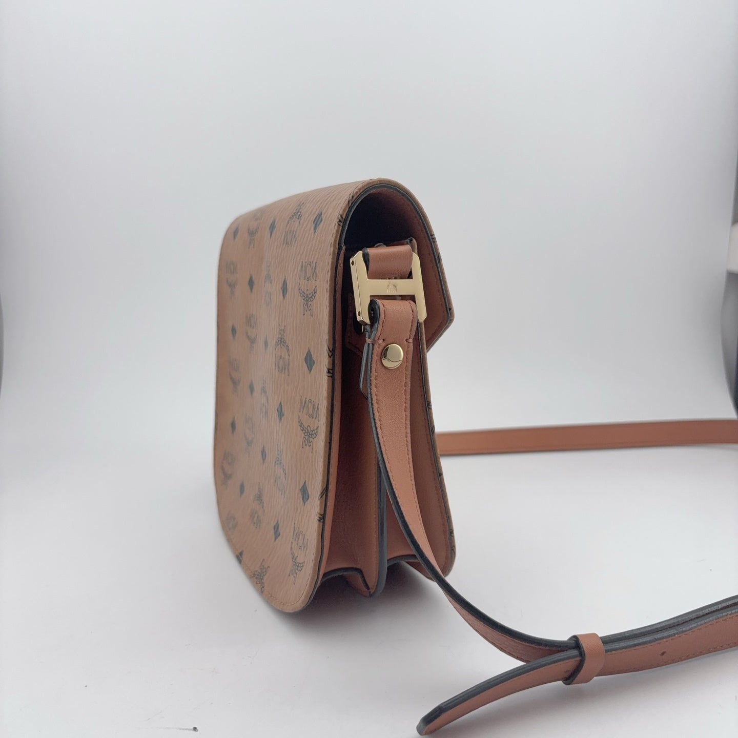 MCM Leather Messenger Bag MWS6SPA03CO001