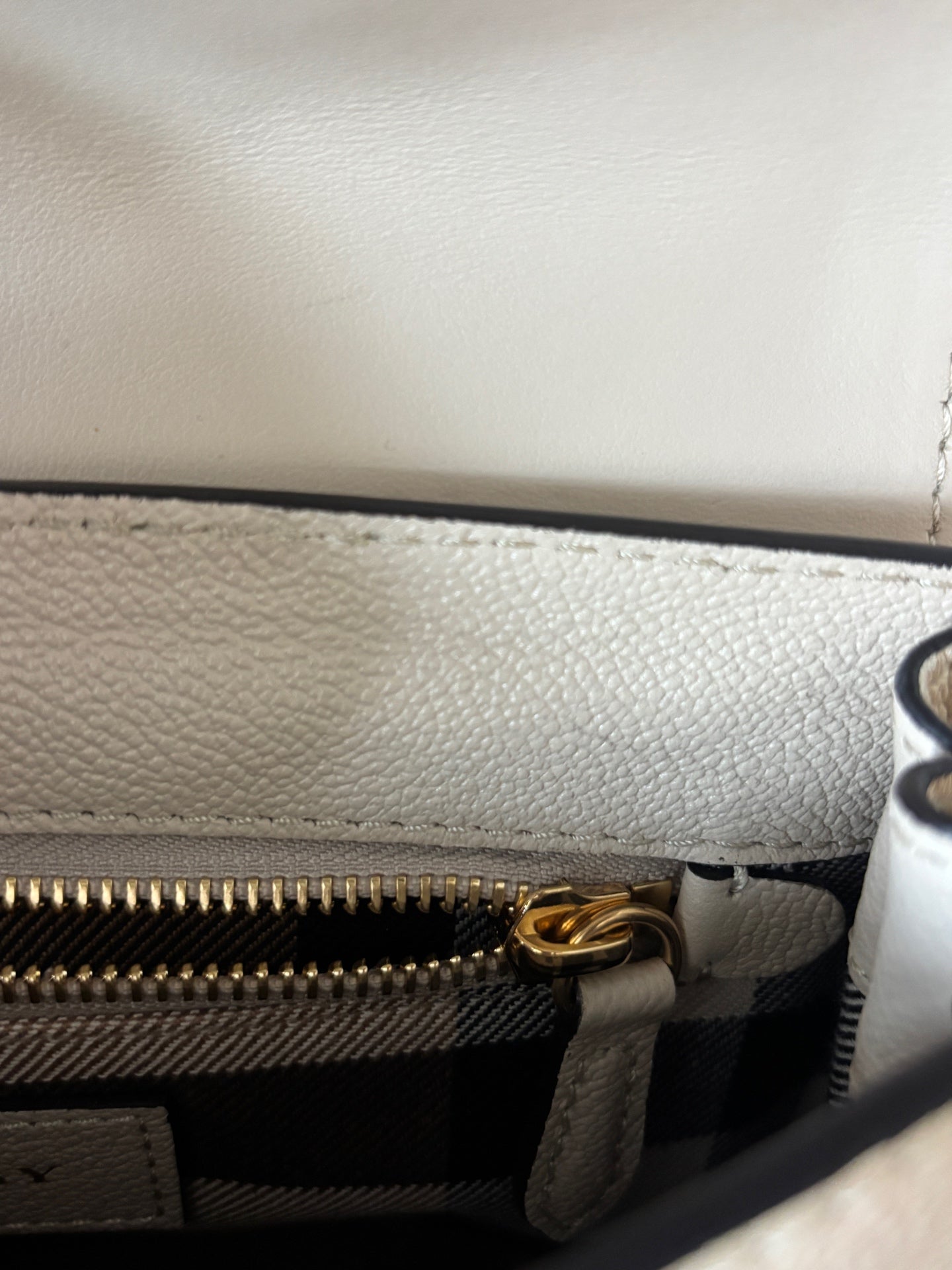 Burberry White Crossbody