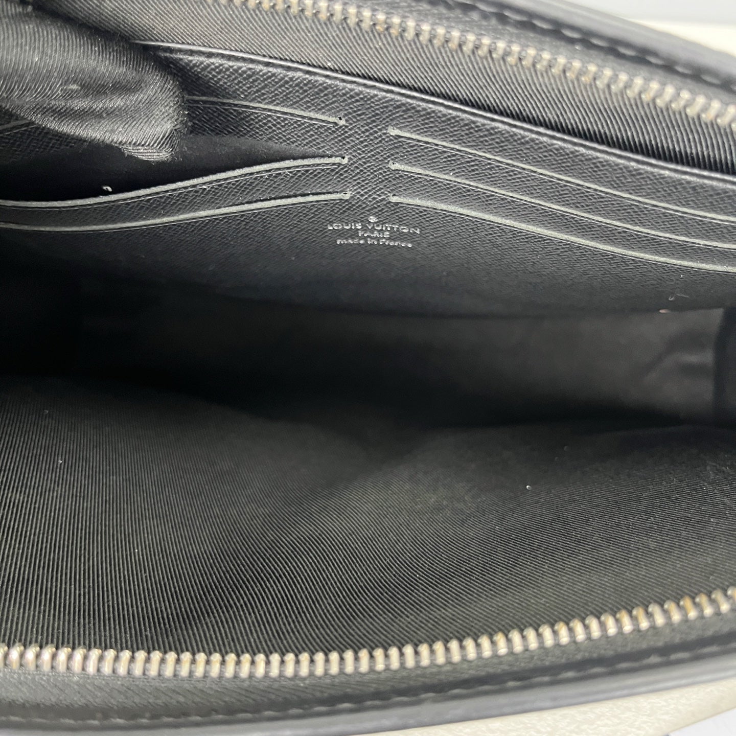 Louis Vuitton Clutch N40205