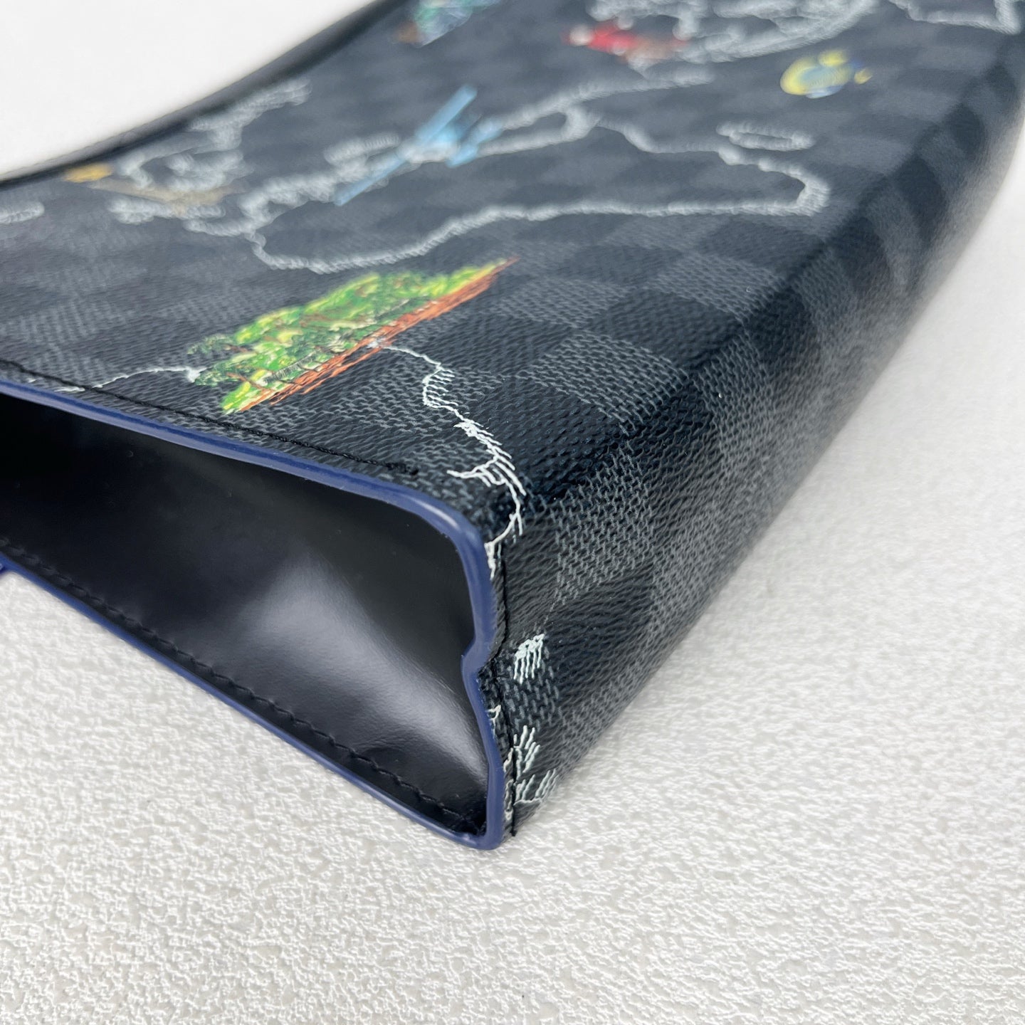 Louis Vuitton Clutch N40205