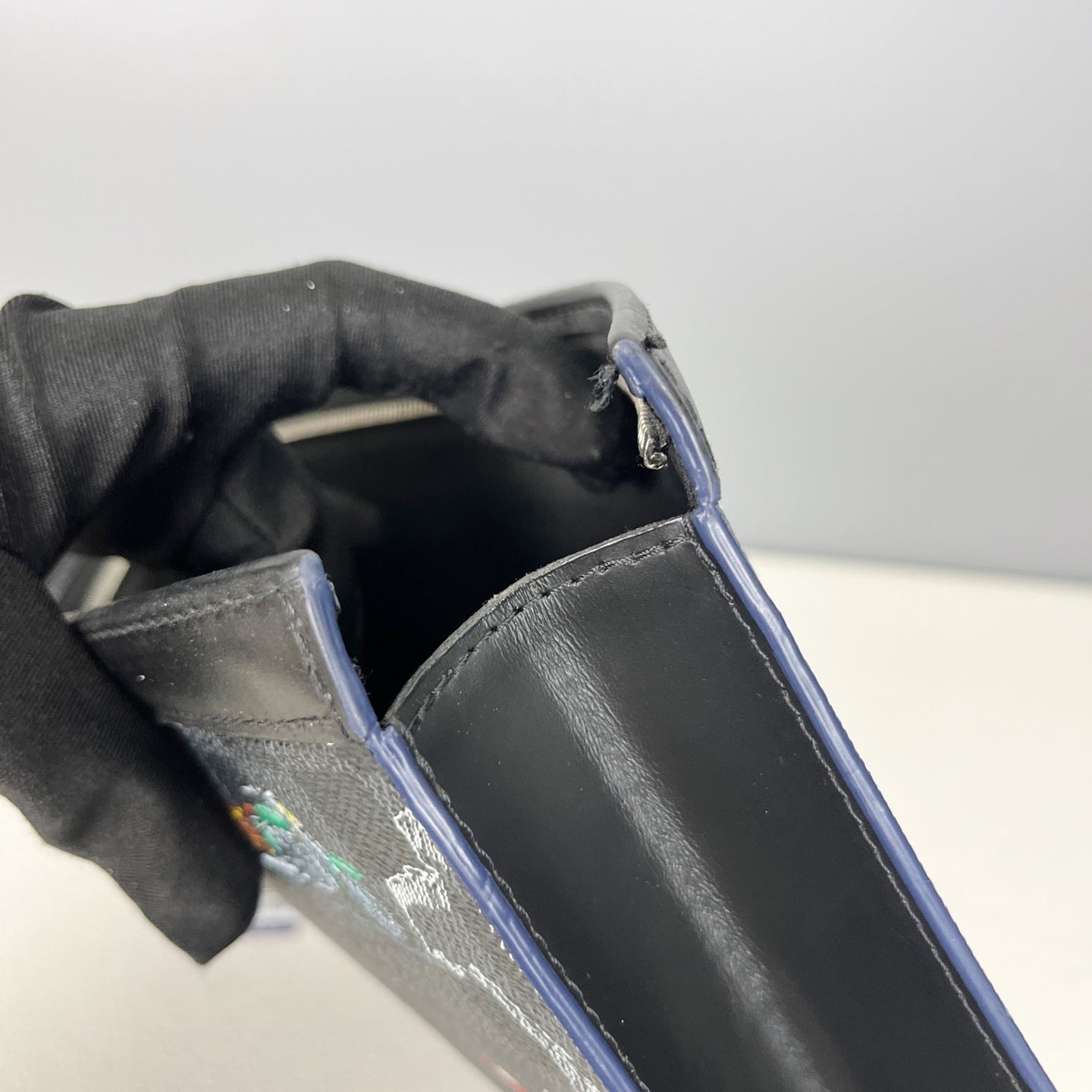 Louis Vuitton Clutch N40205