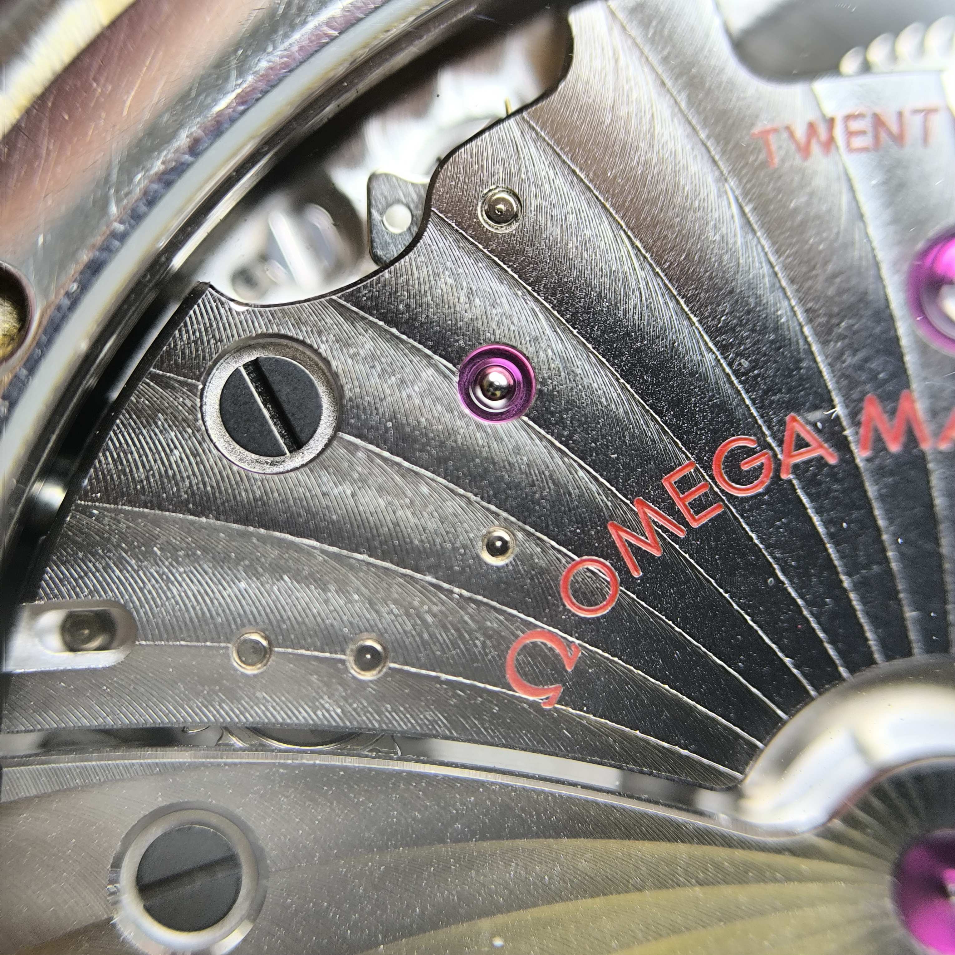 Omega Flying Disc Series 40 435.13.40.21.03.001