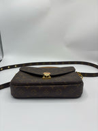 Louis Vuitton Messenger Bag