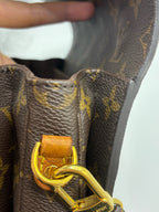 Louis Vuitton Messenger Bag