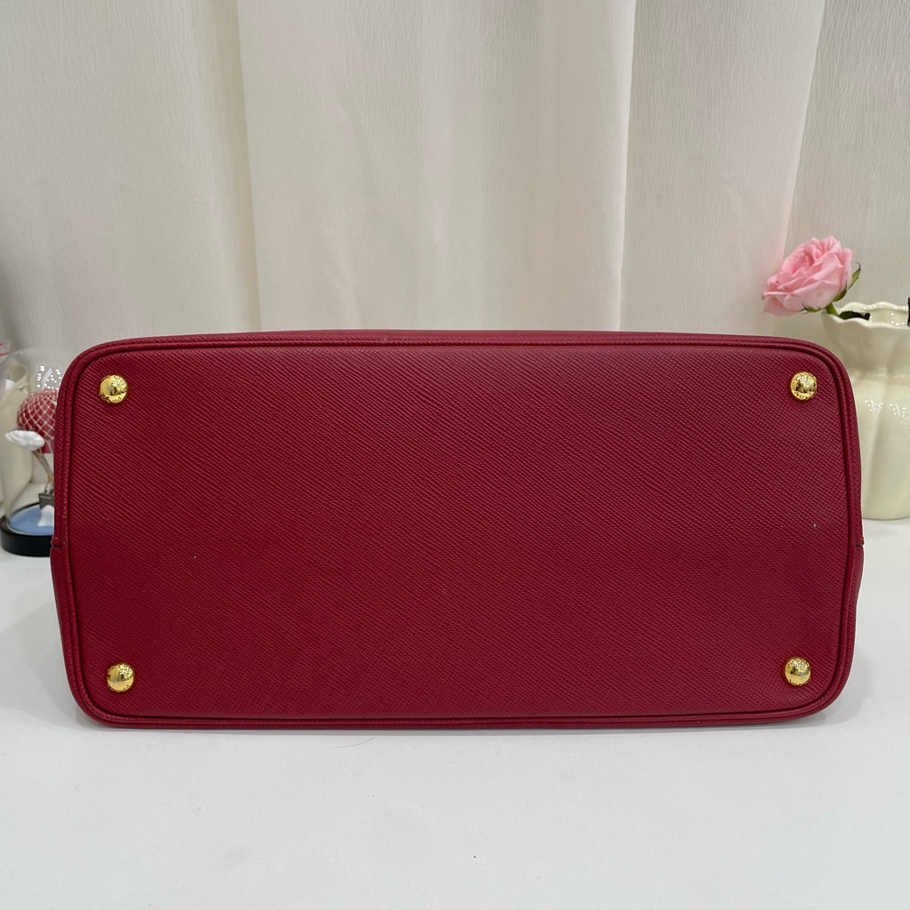 Prada Red