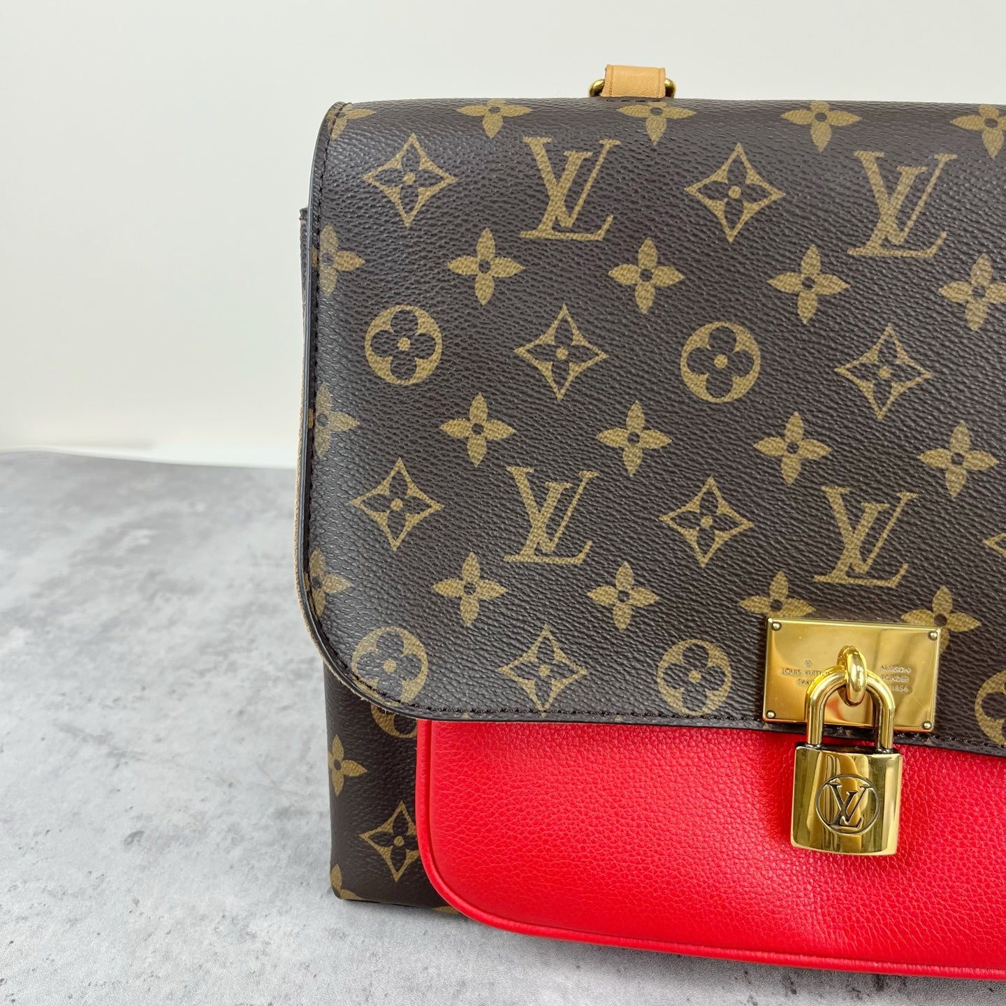 Louis Vuitton Red Messenger Bag M44286