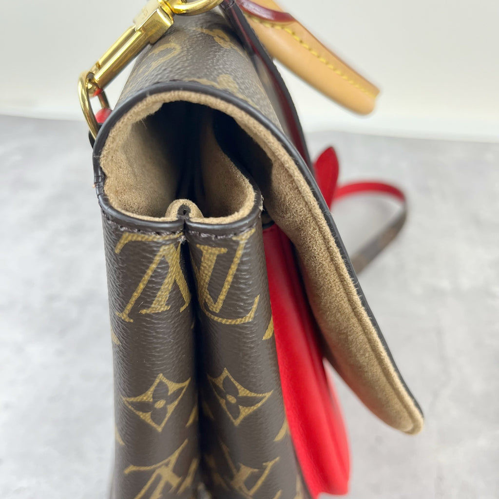 Louis Vuitton Red Messenger Bag M44286